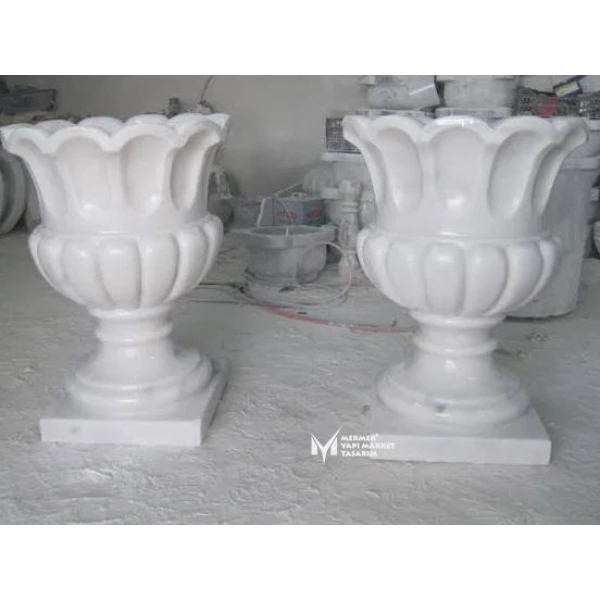 White Marble Frilly Cave Design Footed F...